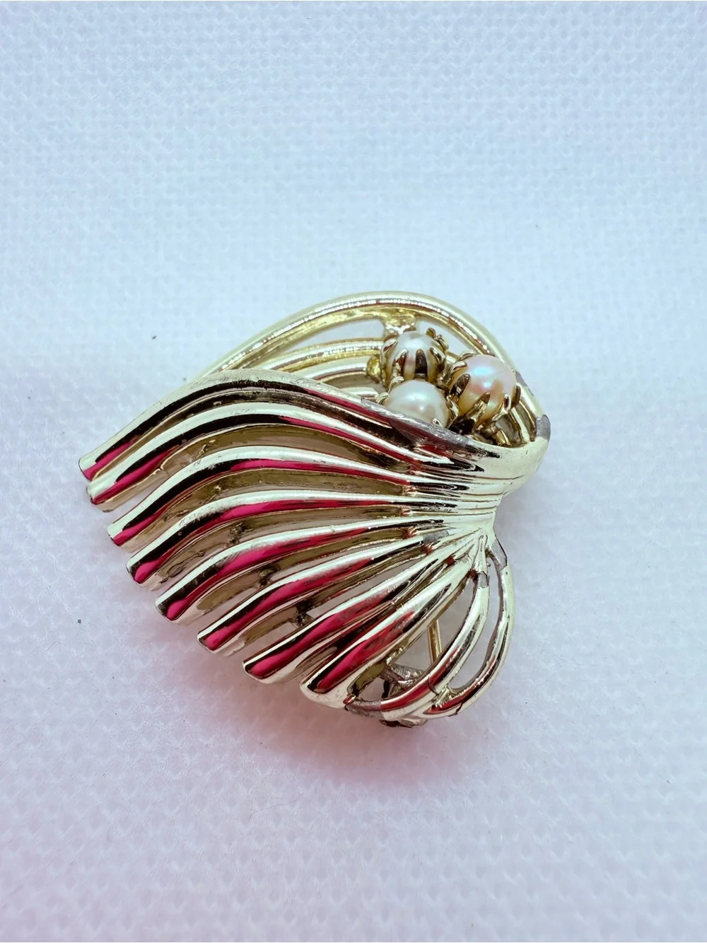 Vintage Gold Tone Faux Pearl Ribbed Heart Brooch Pin